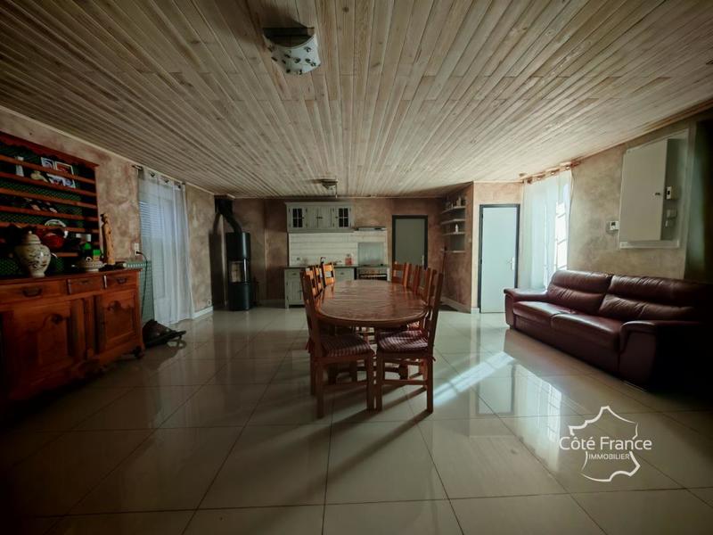 Propriété - 85 m² - 5 pièces