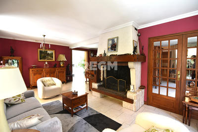 Maison - 435 m² - 6 pièces