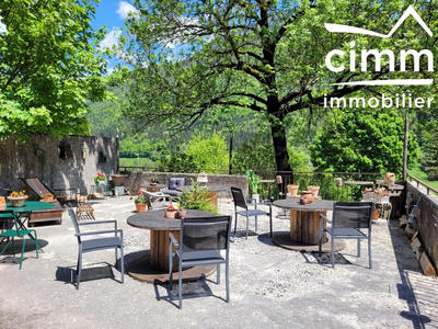 Maison ancienne - 354 m² - 8 pièces