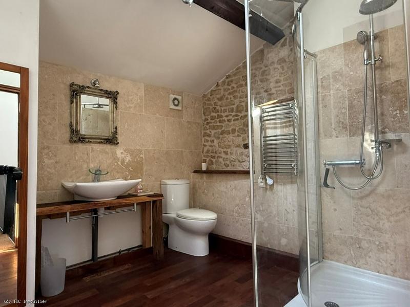 Maison en pierre - 99 m² - 5 pièces