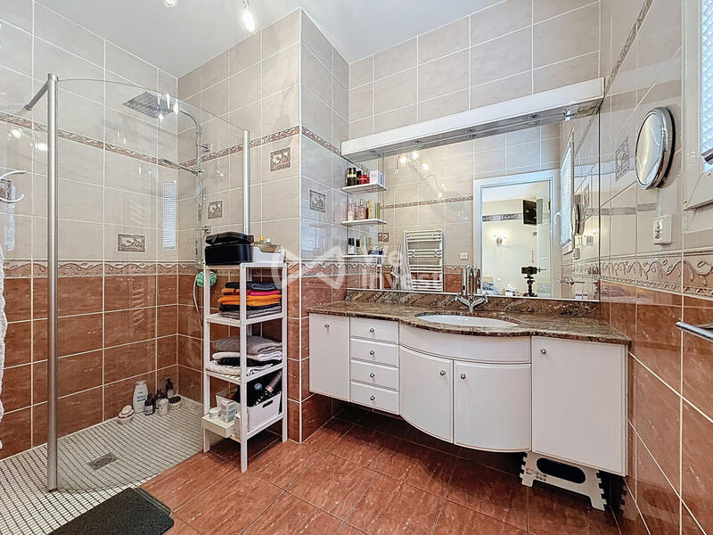 Villa - 166 m² - 7 pièces