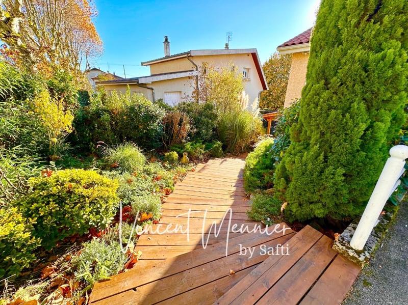 Maison - 140 m² - 7 pièces