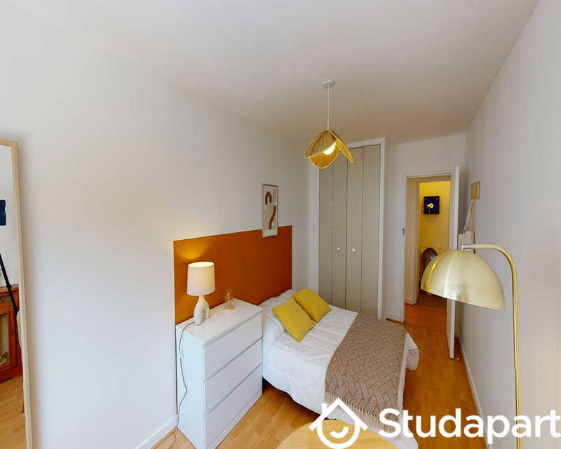 Chambre - 70 m² - 1 pièce