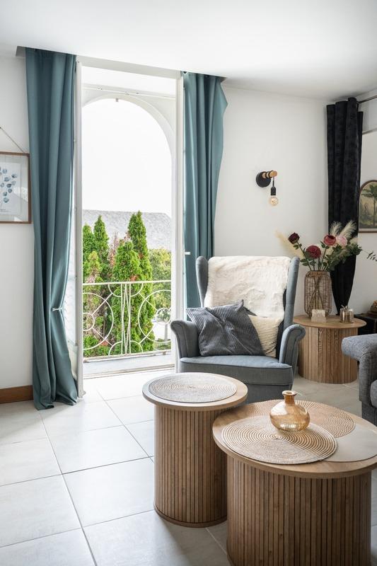 Demeure - 249 m² - 17 pièces