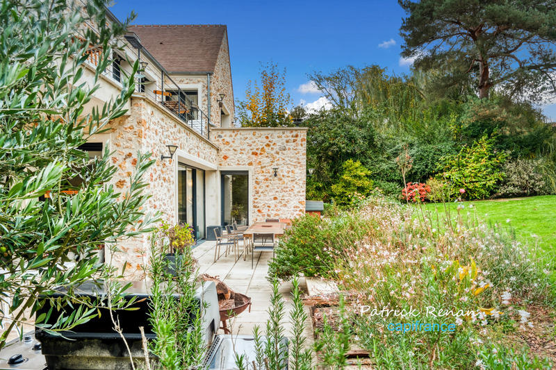 Maison - 439 m² - 8 pièces