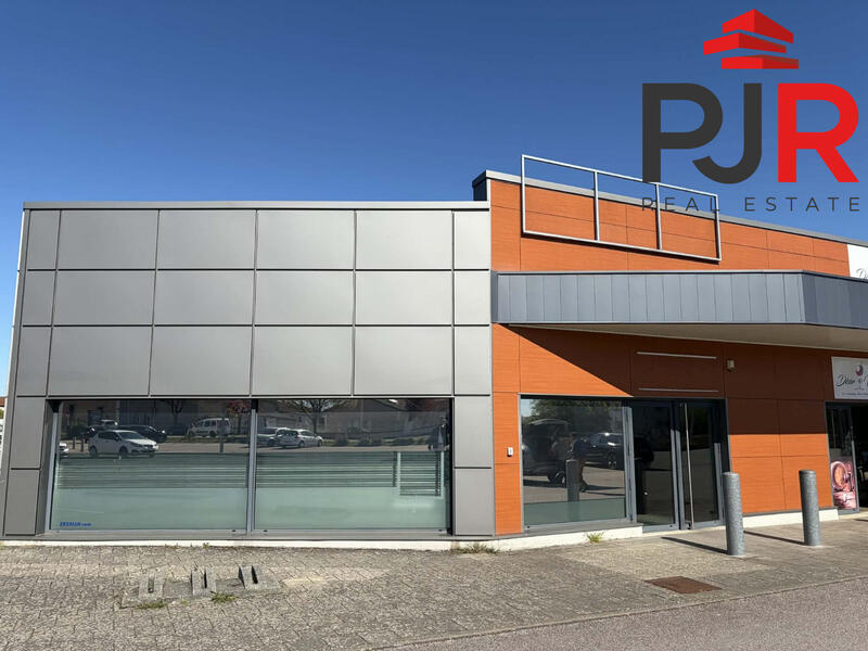 Local commercial - 302 m²