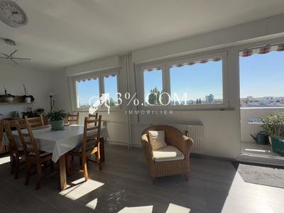 Appartement - 96 m² - 5 pièces
