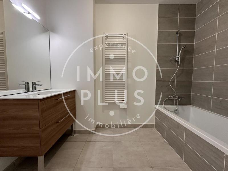 Appartement - 90 m² - 4 pièces