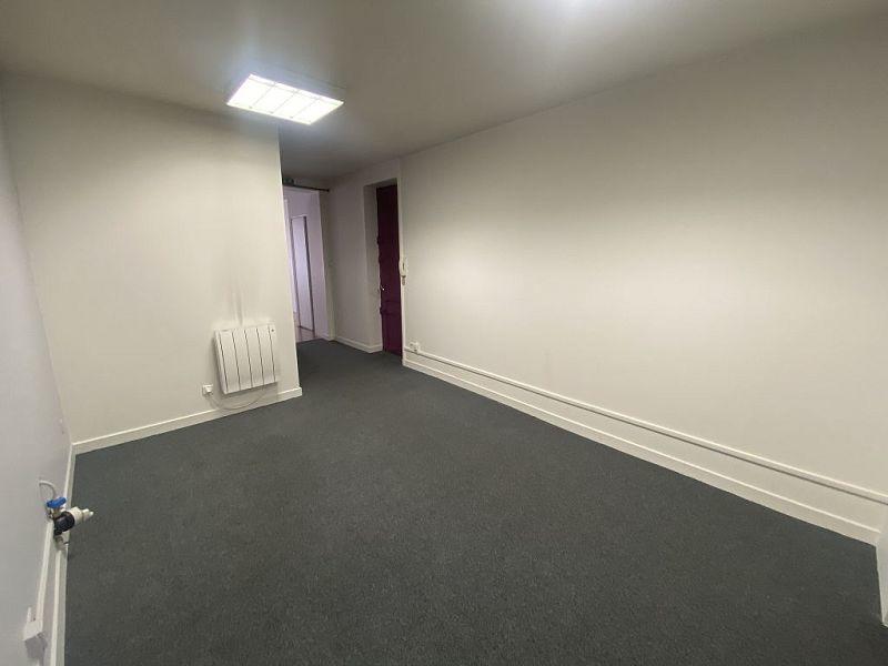 Bureau - 73 m² - 2 pièces