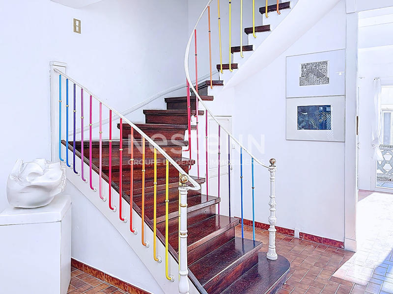 Maison - 215 m² - 7 pièces