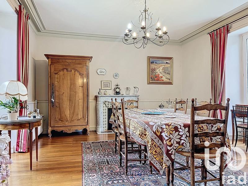 Maison - 357 m² - 8 pièces