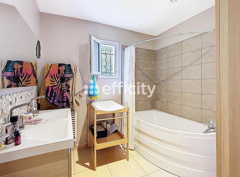 Maison - 102 m² - 4 pièces