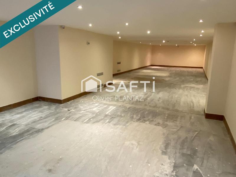 Local commercial - 270 m² - 4 pièces