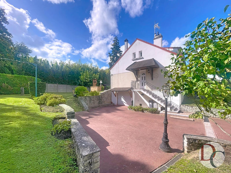 Maison - 149 m² - 7 pièces