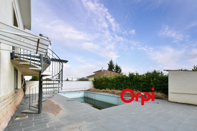 Maison - 180 m² - 5 pièces