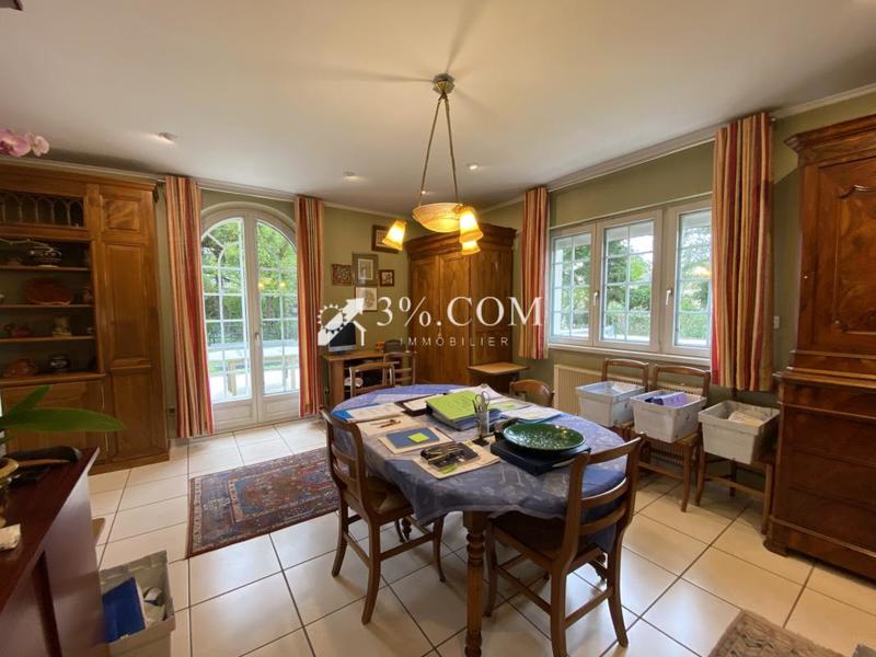 Propriété - 233 m² - 9 pièces