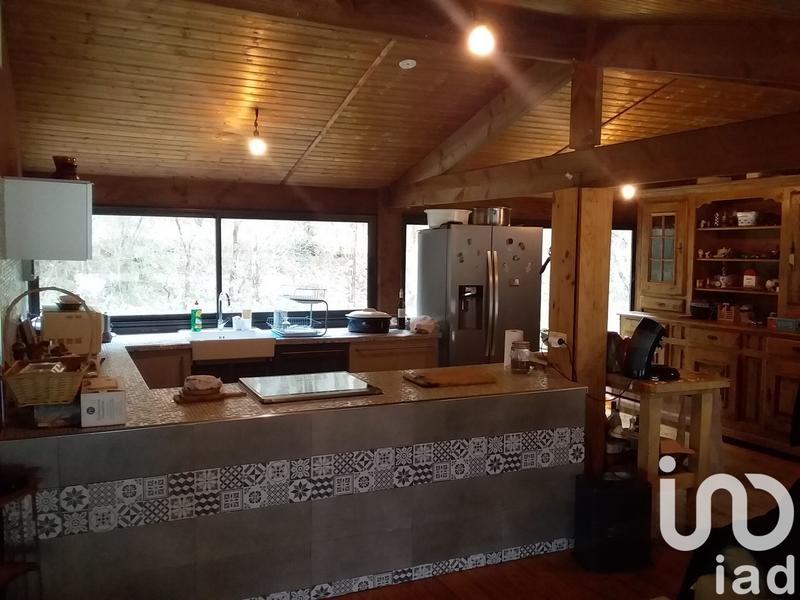 Maison - 230 m² - 16 pièces