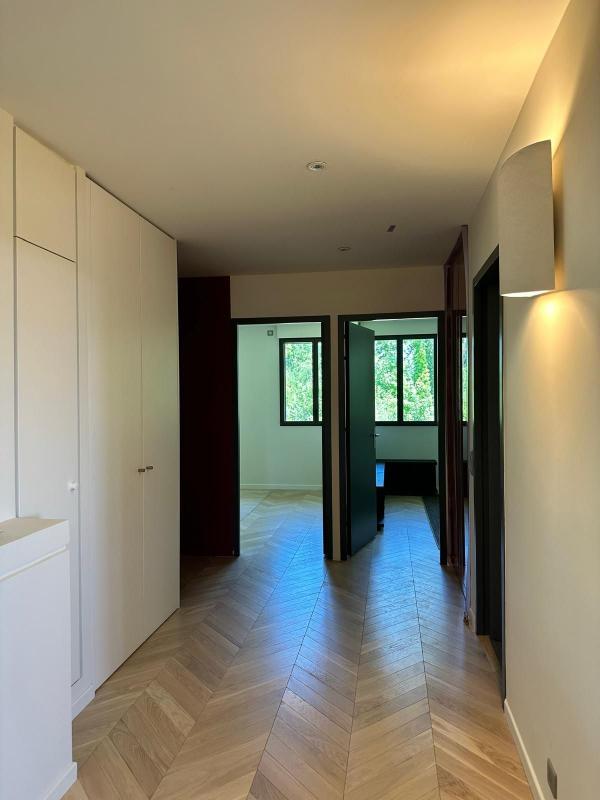 Villa - 353 m² - 8 pièces