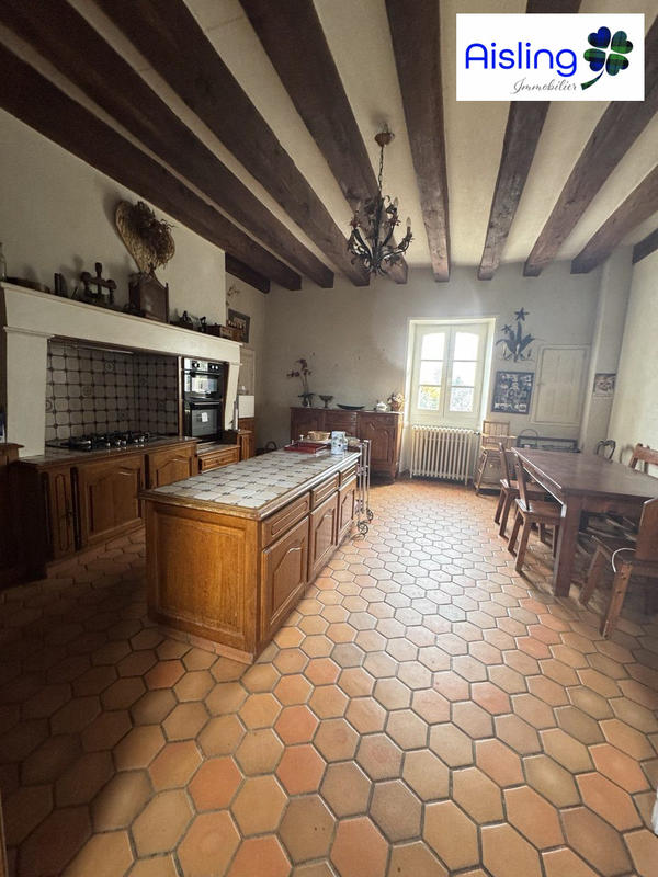 Maison ancienne - 196 m² - 8 pièces