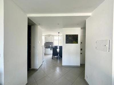 Appartement - 95 m² - 5 pièces