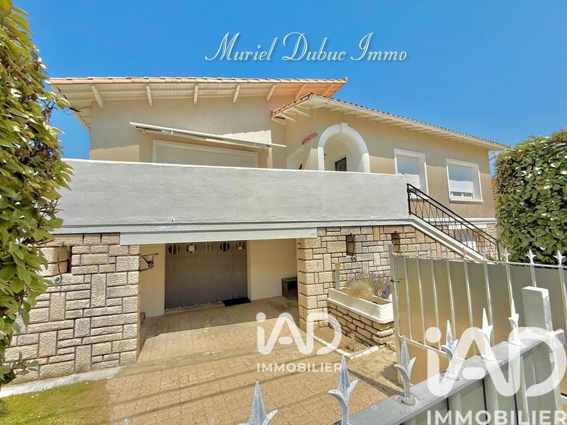 Maison - 200 m² - 6 pièces