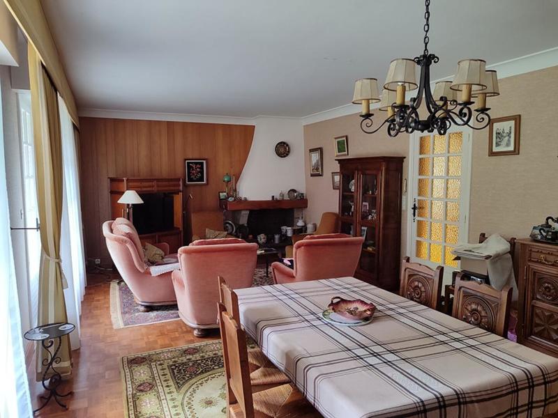 Maison - 192 m² - 8 pièces