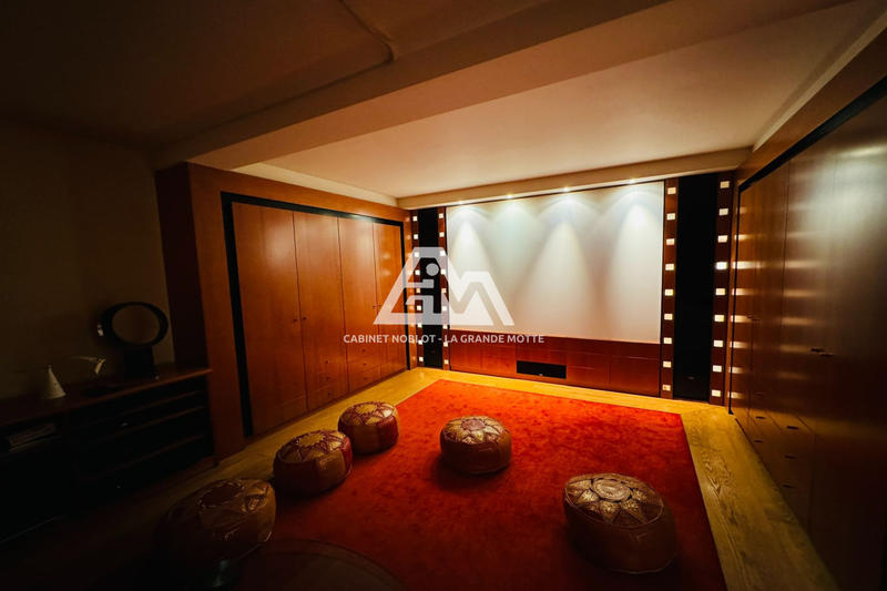 Maison de maîtres - 650 m² - 14 pièces