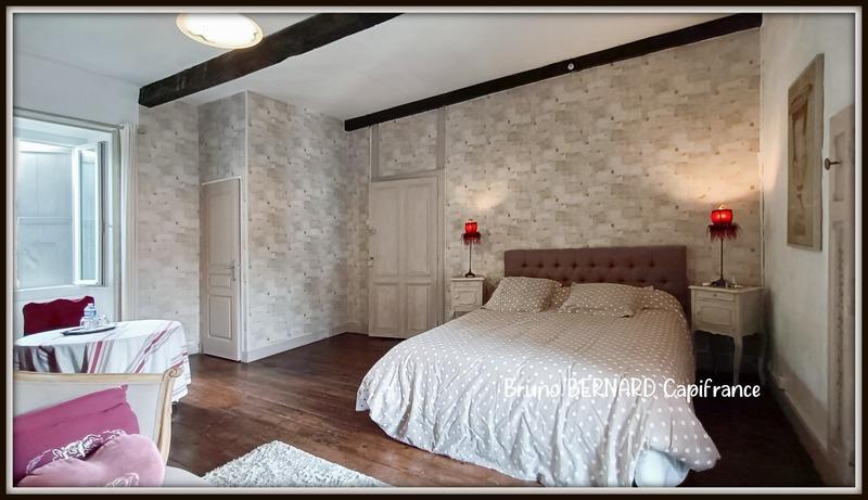 Maison - 315 m² - 11 pièces