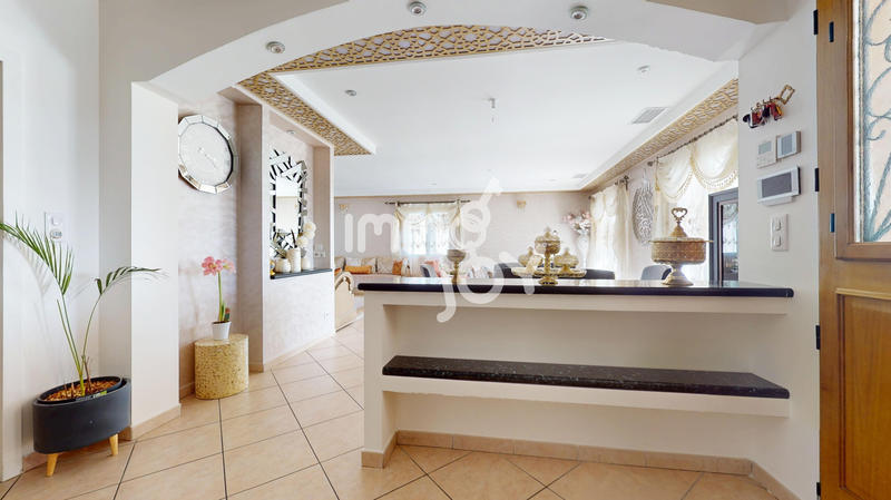 Maison - 178 m² - 7 pièces