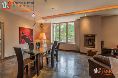 Maison - 240 m² - 6 pièces