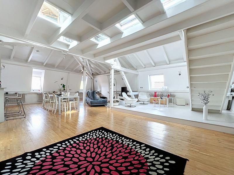 Appartement - 168 m² - 5 pièces