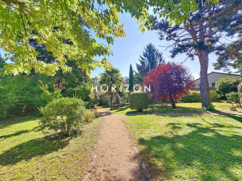 Maison ancienne - 205 m² - 8 pièces