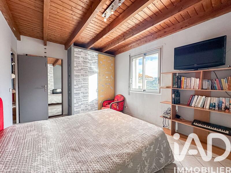 Maison - 220 m² - 9 pièces