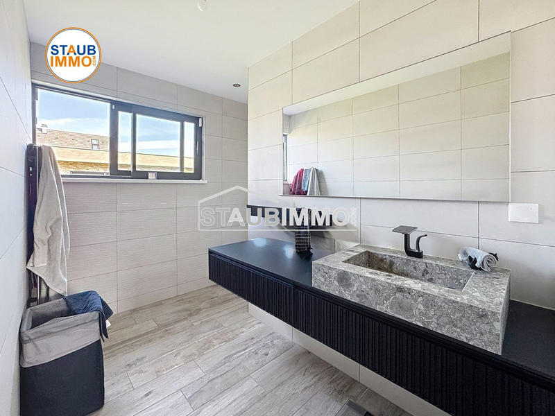 Maison - 195 m² - 7 pièces