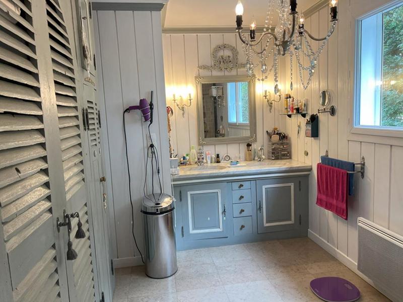 Maison - 270 m² - 12 pièces