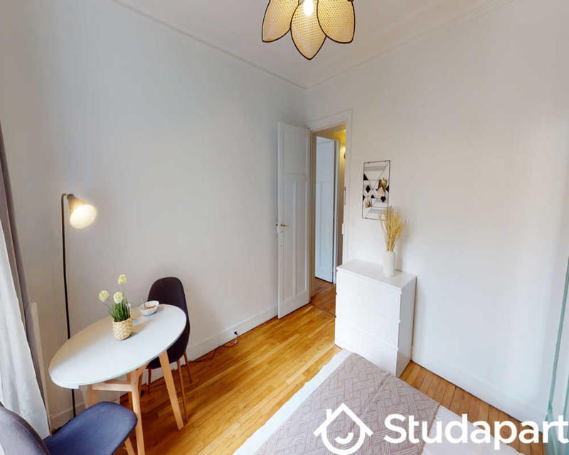 Chambre - 90 m² - 1 pièce