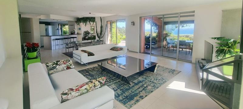 Maison - 372 m² - 10 pièces