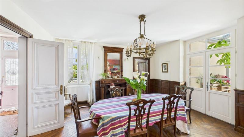 Maison de loisirs - 650 m² - 9 pièces