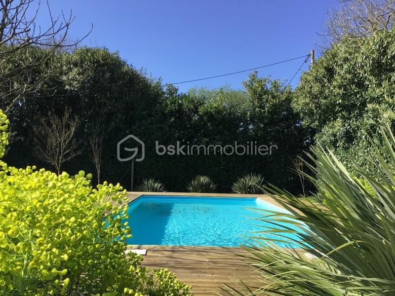 Pavillon - 180 m² - 7 pièces