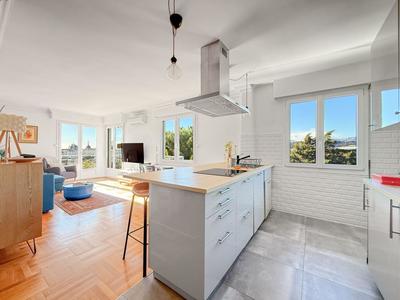 Appartement - 80 m² - 3 pièces