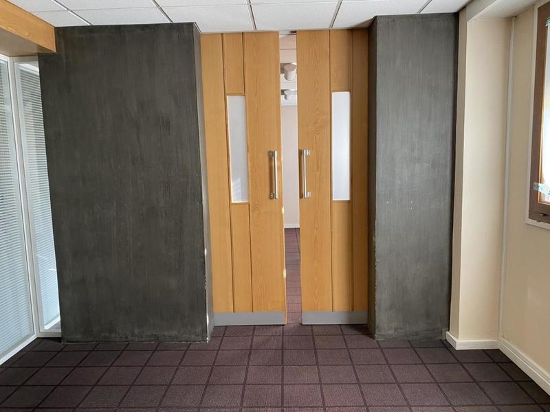 Bureau - 250 m² - 14 pièces