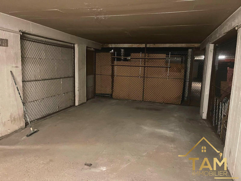 Parking / Garage - 19 m²