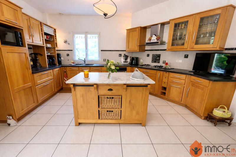 Maison - 296 m² - 7 pièces