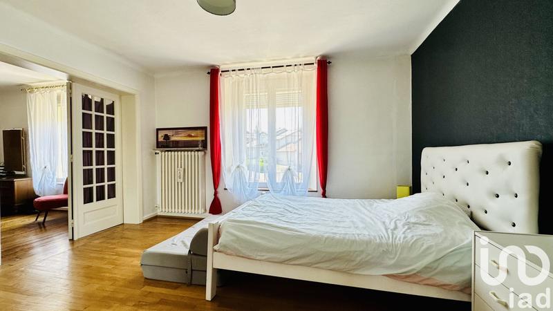 Maison - 210 m² - 8 pièces