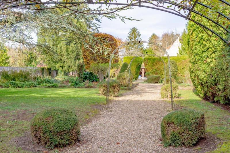 Maison - 353 m² - 9 pièces