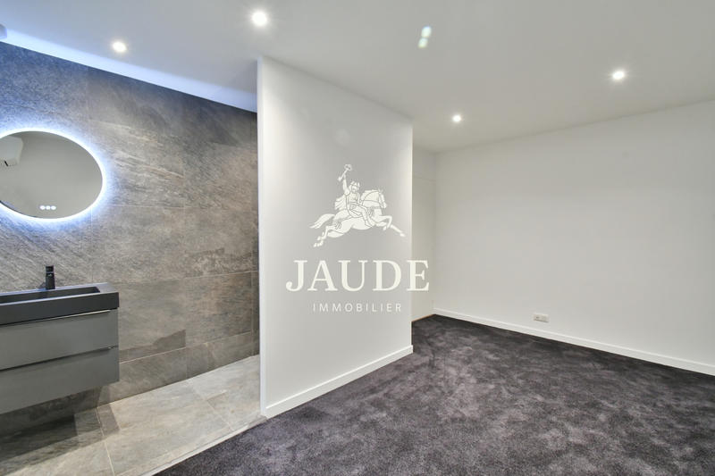 Appartement - 202 m² - 5 pièces