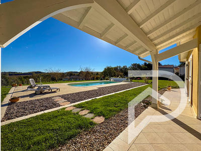 Maison - 110 m² - 6 pièces