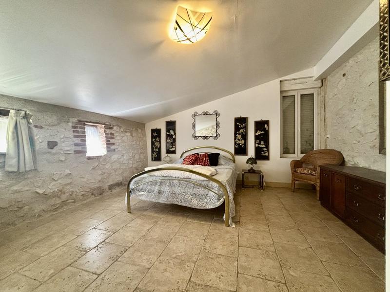 Villa - 365 m² - 11 pièces