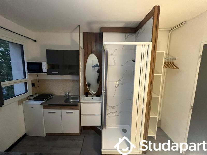 Chambre - 9 m² - 1 pièce