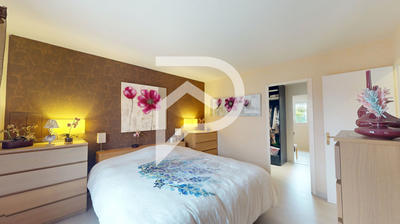 Maison - 180 m² - 8 pièces